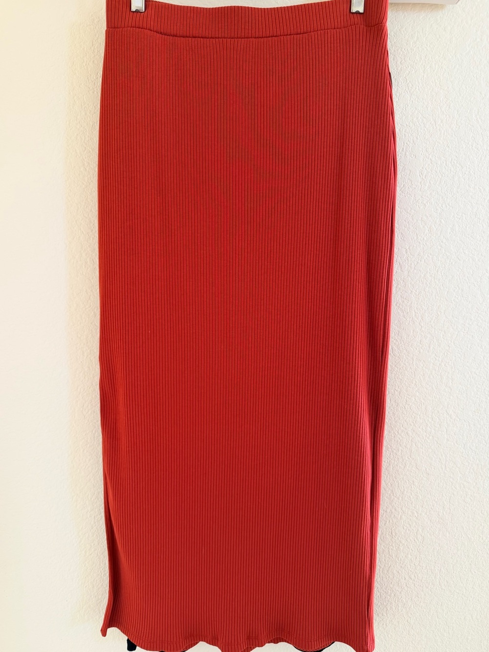 Old Navy Set of 2 Brick Red & Black Ribbed Midi Skirts (Size M)